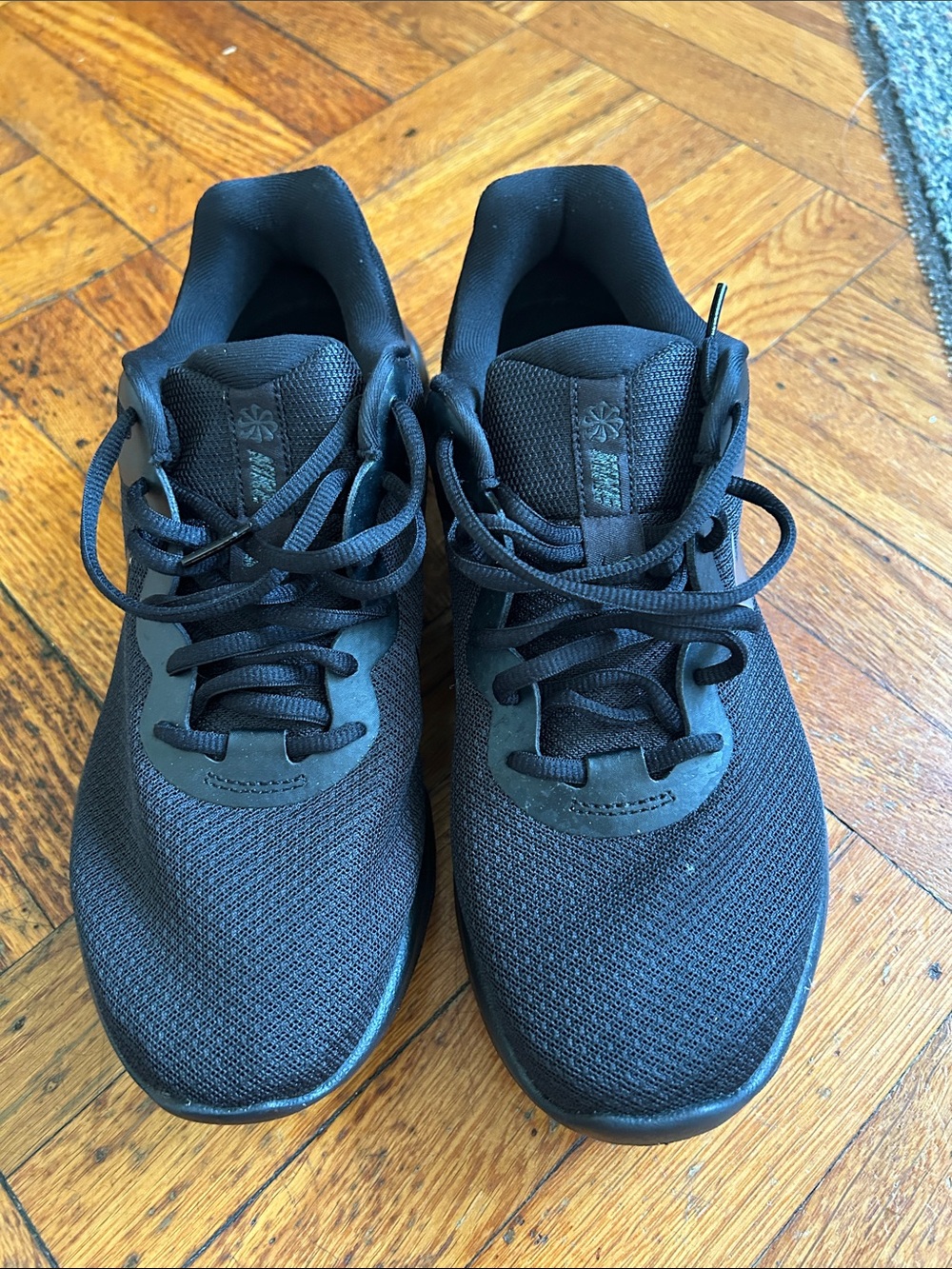 Nike Men's Black Low-Top Athletic Sneakers